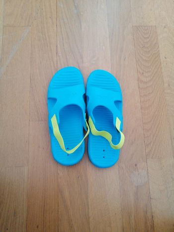 Chaussure piscine 33 34 nabaiji