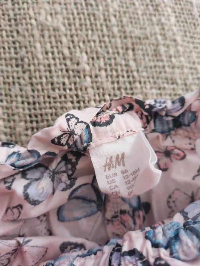 Short fille h&M 12-18 mois excellent état - photo numéro 4