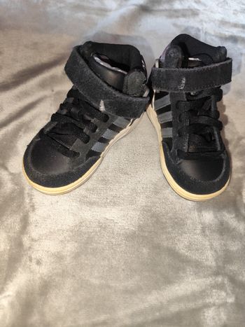 Baskets adidas taille 21