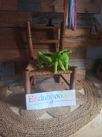 Peluche sauterelle tbe