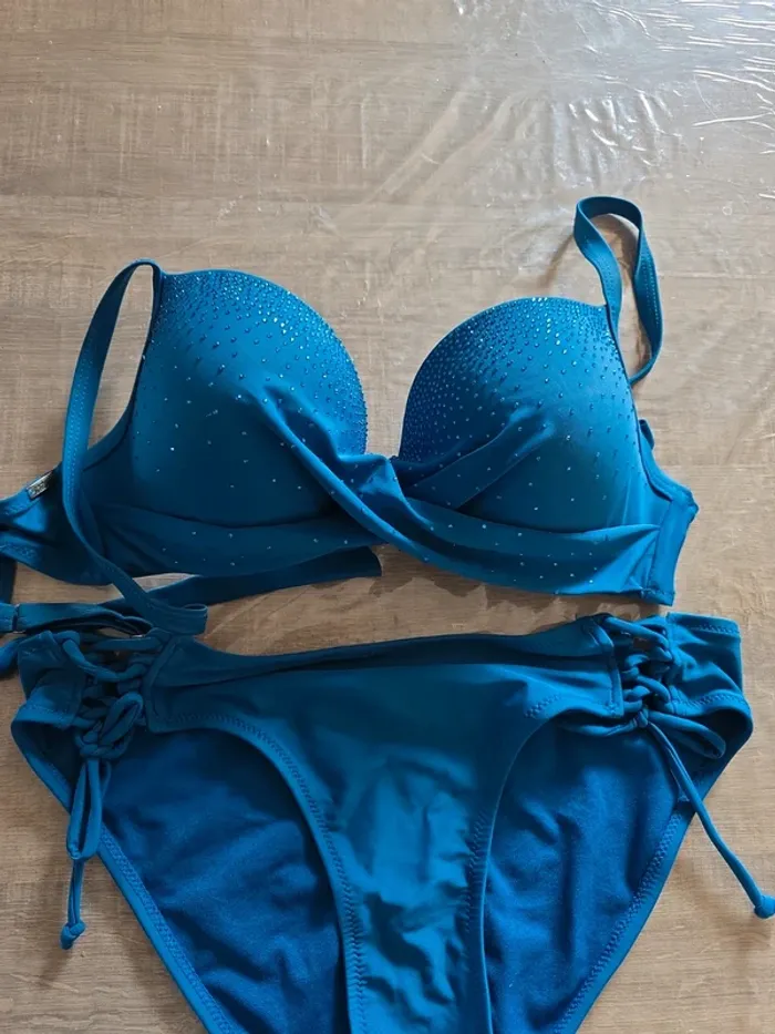 Maillot 2 pièces - photo numéro 2