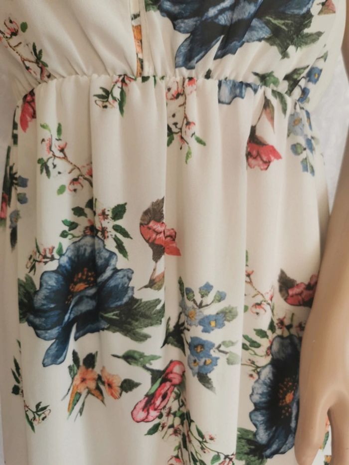 🌺 Robe écrue. Imprimé floral bleu et rose. Taille 38 - photo numéro 2