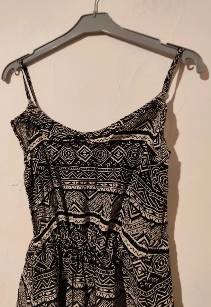Magnifique robe d'été taille 36 noire et grise - photo numéro 2