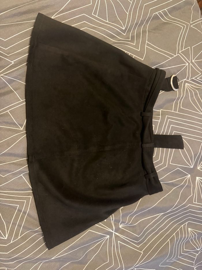 Jupe courte en daim - photo numéro 2