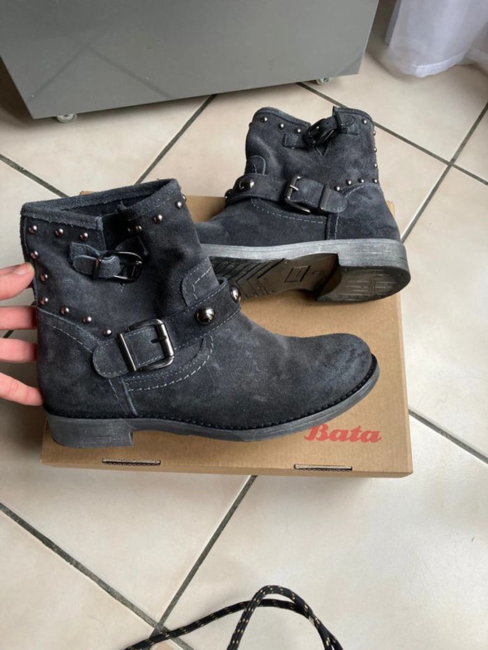 Neuves - bottines BATA nubuck grises 38 - photo numéro 2