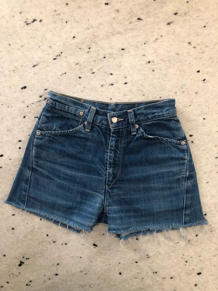 Short en jean Levi's W26 - photo numéro 2