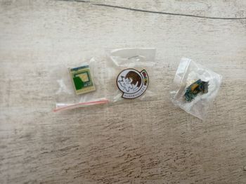 Lot de 3 pin's - Vintage