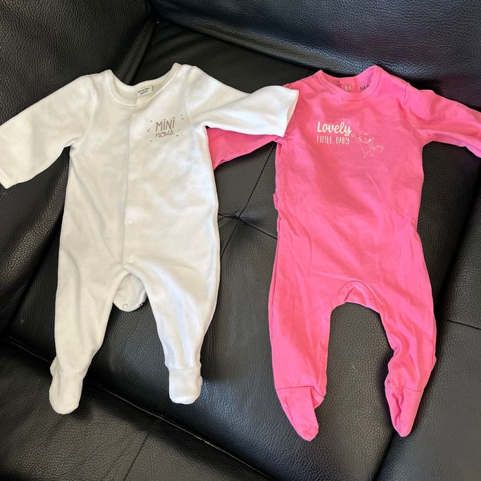 2 pyjamas