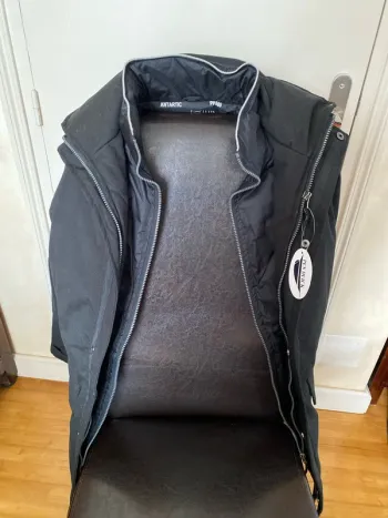 Parka NEUVE doublée avec double fermeture Penduick noir L