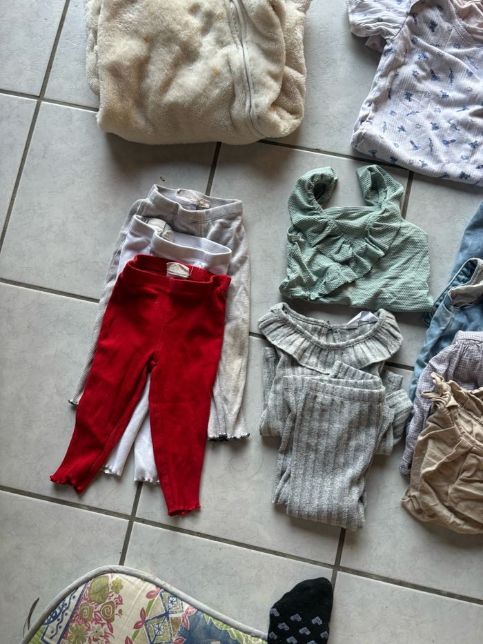 Lot de vêtement taille environ 9 18mois mixé de taille - photo numéro 4