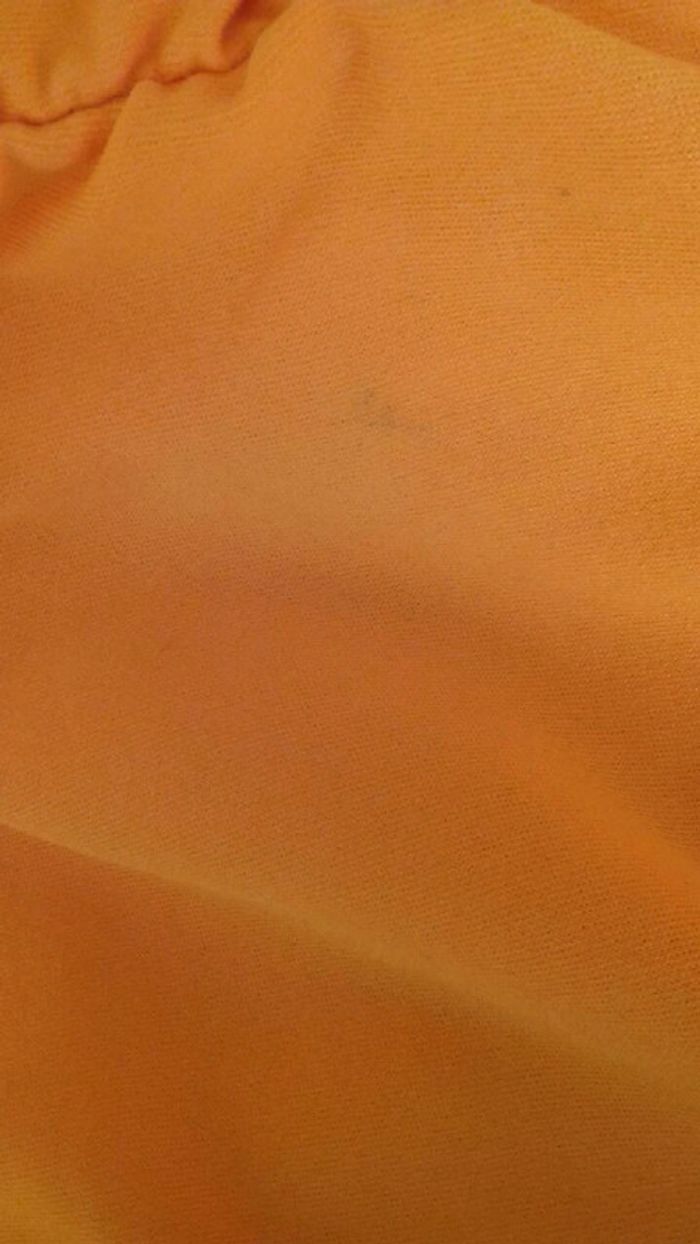 Bustier orange fluo qui cache les fesses resserrés sur les côtés taille 40 - photo numéro 2