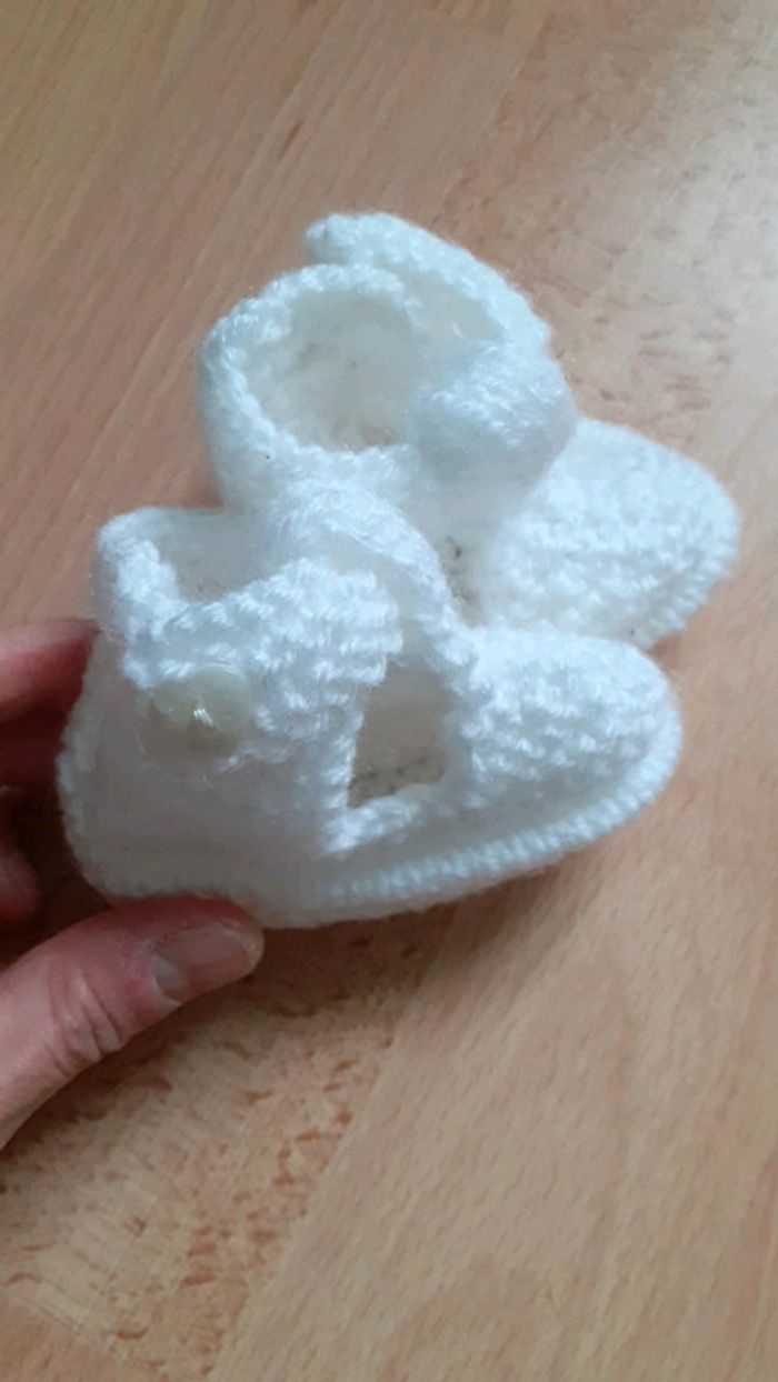 Chaussons bébé blanc - photo numéro 2