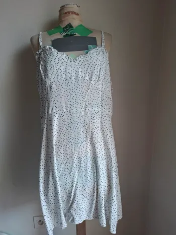 Robe Primark blanche à pois noirs, avec bretelles ajustables, neuve, taille 48
