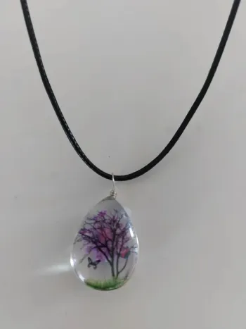 Collier pendentif goutte arbre de vie violet