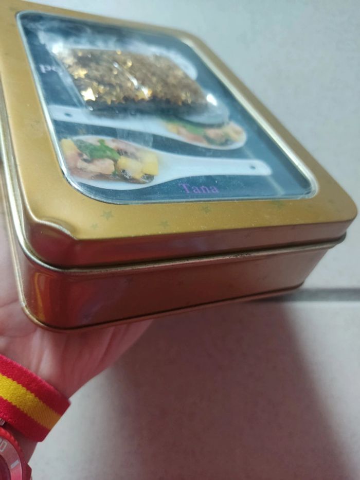 Petite boîte avec 50 recettes pour des dîners de fête - photo numéro 4