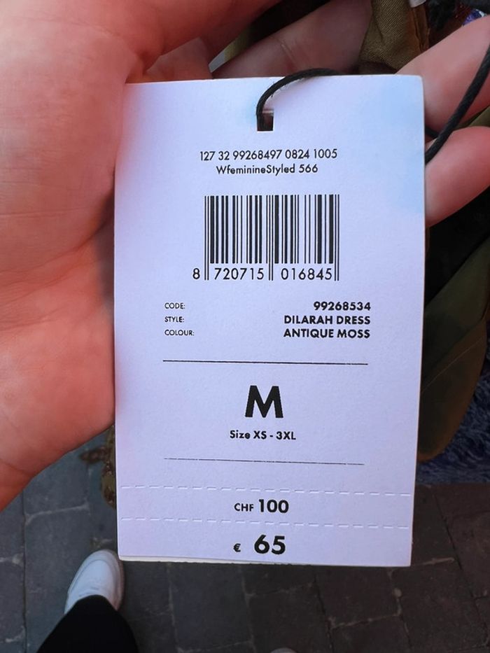 Robe verte et or - photo numéro 7