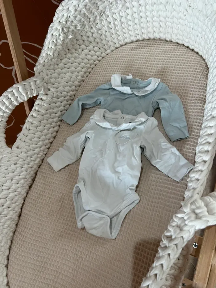 Lot 2 bodies col Kiabi hello Little 1mois