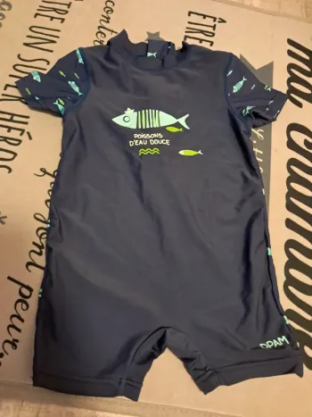 Maillot de bain 18 mois dpam tbe