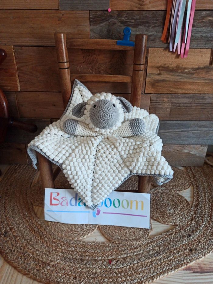 Doudou mouton fait main tbe