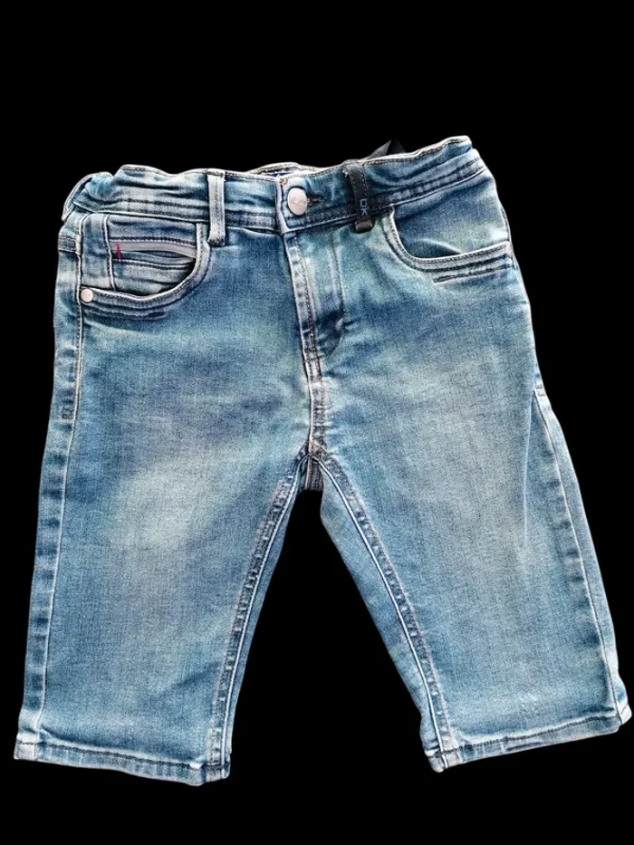 Bermuda jean Okaidi 8 ans