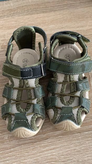 Sandales tissaia taille 24