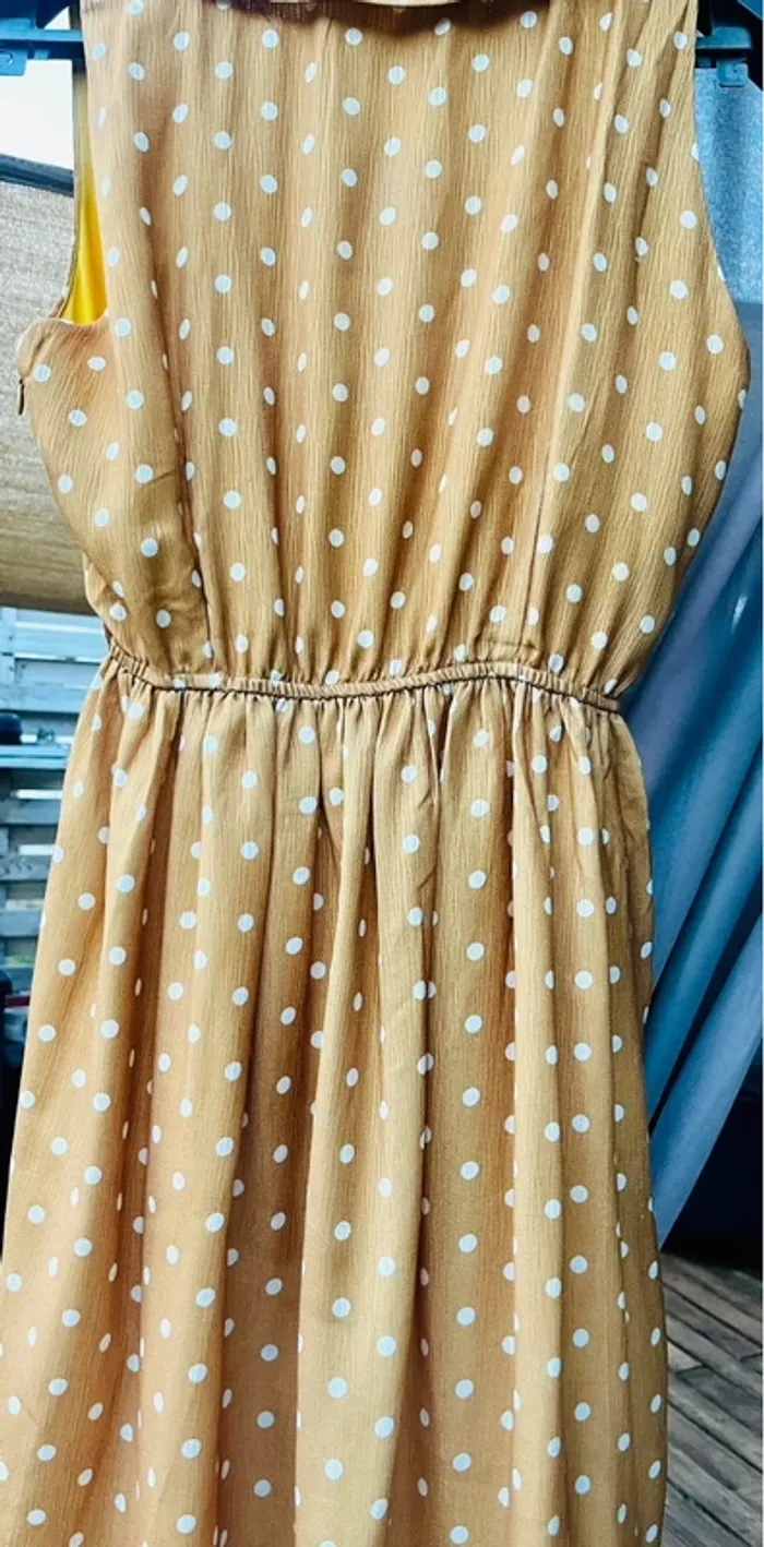 Robe jaune - photo numéro 2