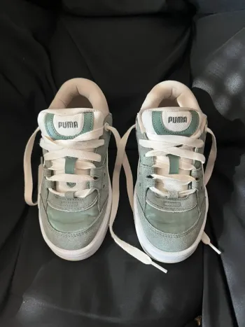 Puma corduroy vert 37