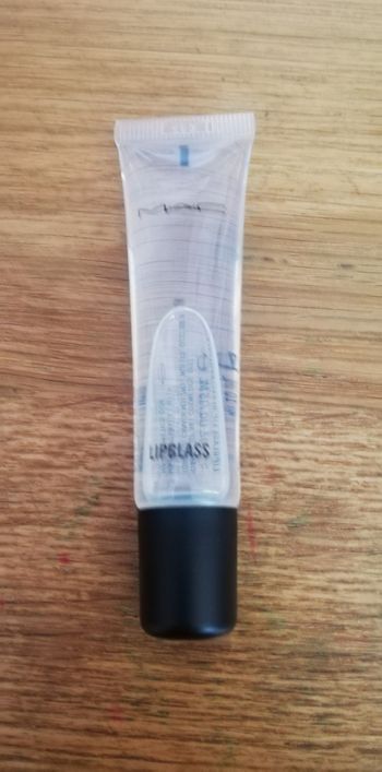 M. A. C. Gloss lip glass transparent