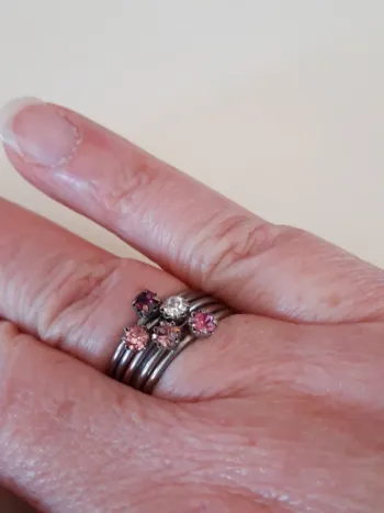 Lot de 5 bagues fines avec pierres taille 55