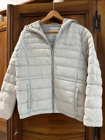 Magnifique doudoune grise à capuche de la marque Pépé Jeans. Taille 16 ans