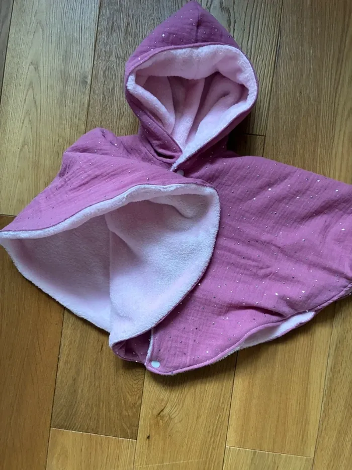 Poncho / cape neuf
