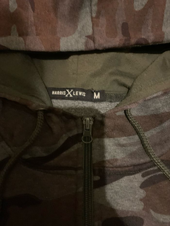 Gilet et tee shirt motif militaire taille exactement 16ans - photo numéro 3