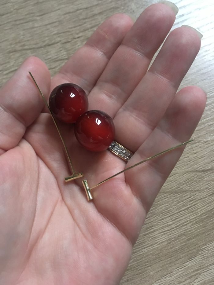 Boucles d’oreilles NEUVES pour femme forme cerises 🍒 couleurs bordeaux, rouge et doré - photo numéro 6