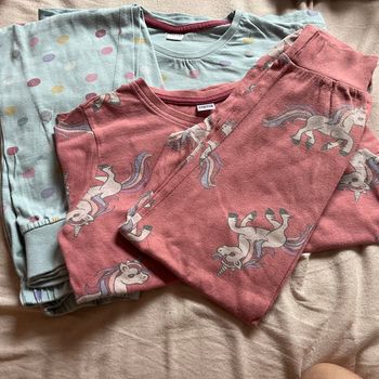 Lot de 2pyjamas 110/116 cm