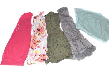 Lot de robes d'été et 1 combishort fille 6 ans (1a)