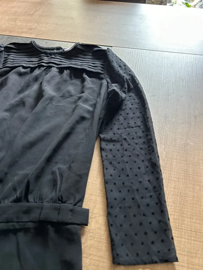 Combinaison short noir avec manches motifs étoiles femme - photo numéro 2