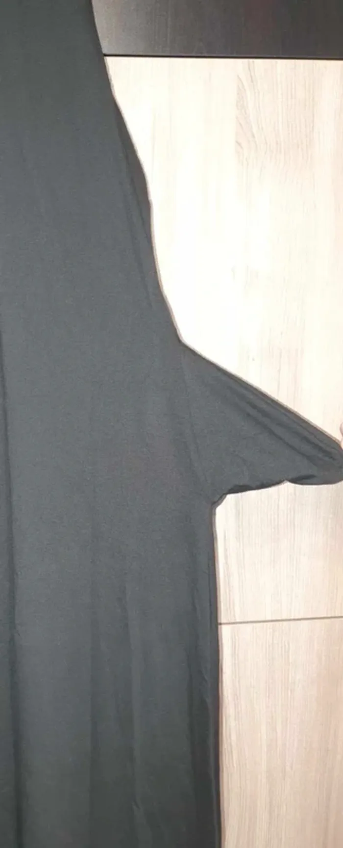 Belle grande robe noire - photo numéro 2