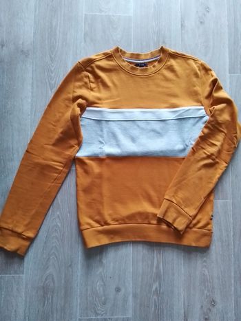 Sweat garçon taille S TBE
