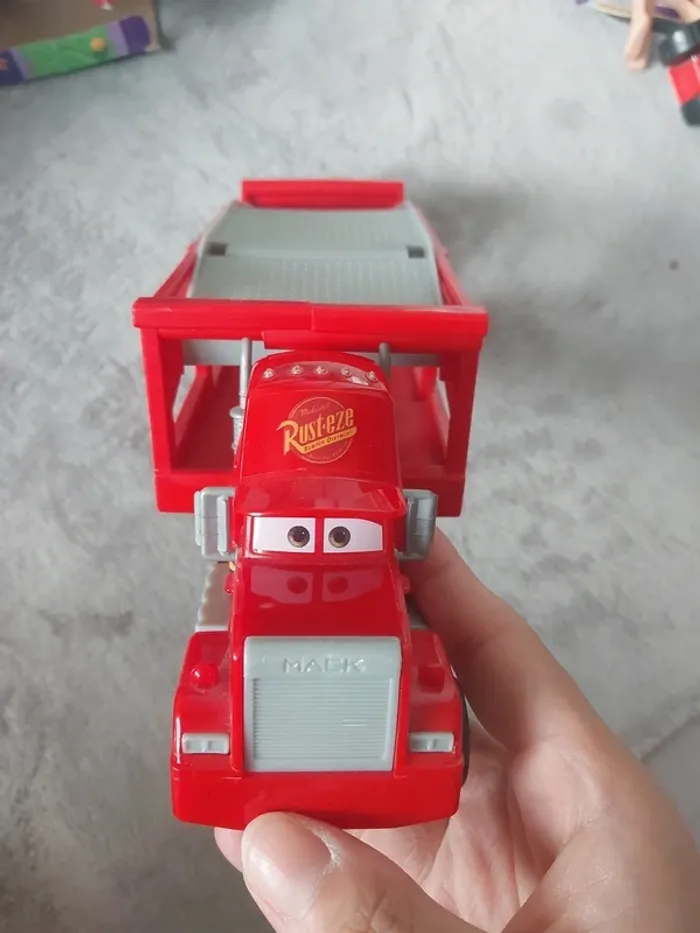 Camion porte voiture mac flash mcqueen disney