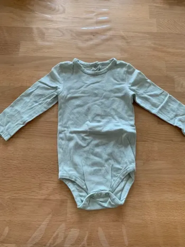 Lot 3 bodies 9 mois - photo numéro 6