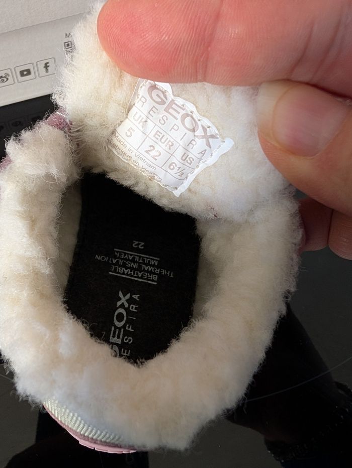 Chaussures fourrés fille. Conseillé par les podologues. Taille 22. Neuf. Geox. - photo numéro 8