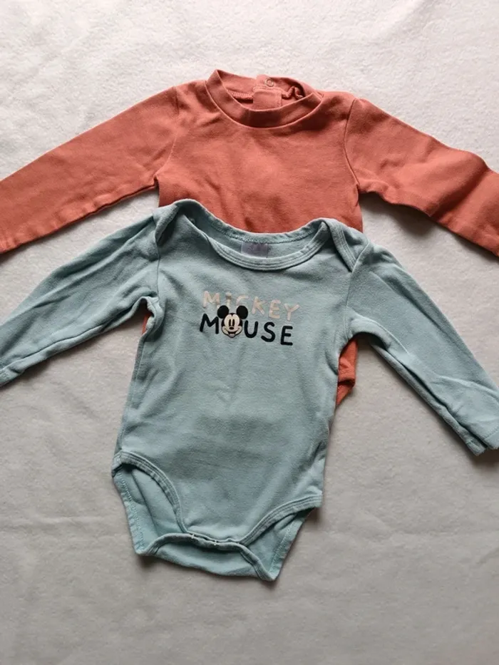 Lot 4 bodies bébé garçon taille 6/9mois