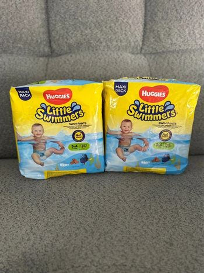 Lot de 38 couches culottes de bain/plage/piscine/mer Huggies