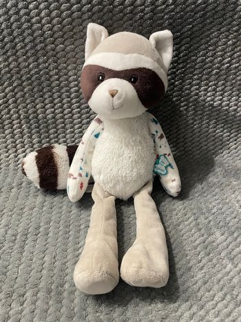 Doudou peluche pantin raton laveur Gaston beige marron blanc fourrure 35cm Kaloo