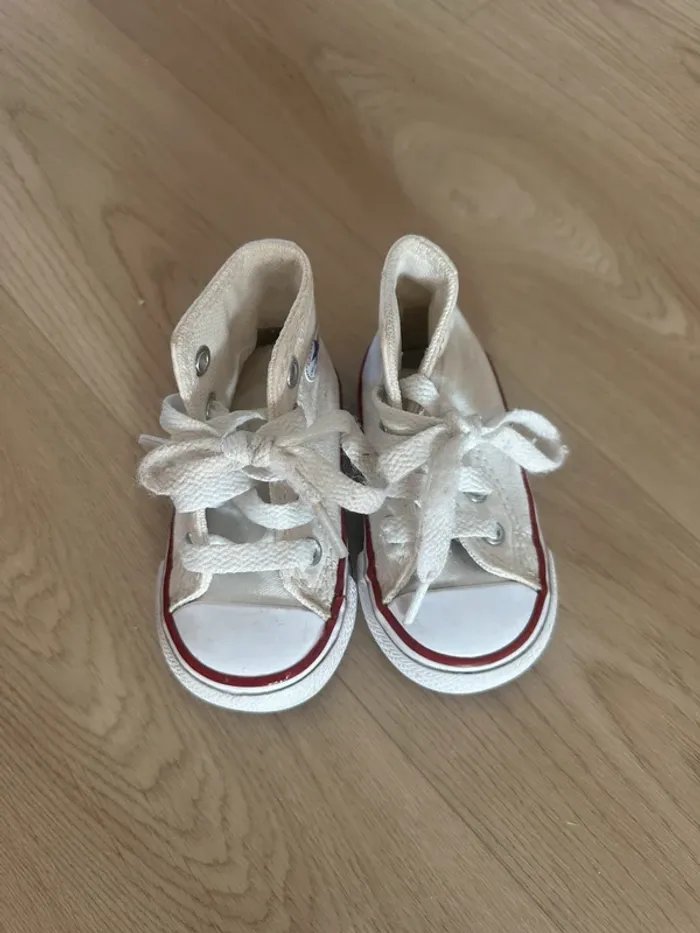 Converse blanche bébé taille 19 - photo numéro 2