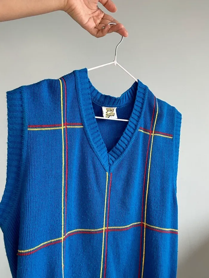 Pull sans manche bleu rouge et jaune vintage taille L 🌀 - photo numéro 3