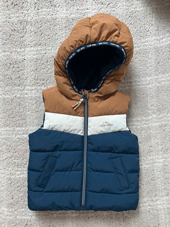 Doudoune sans manche.