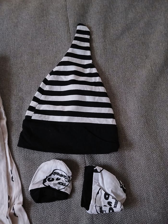 Ensemble comprenant un bodie, 2 bas, 1 bonnet 100 cm - photo numéro 3