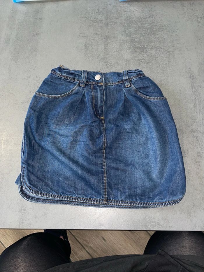 Jupe tape à l’œil