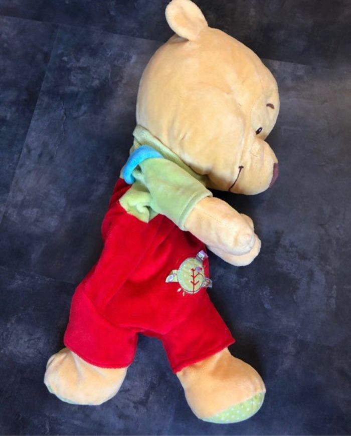 Peluche doudou Range pyjama Winnie 55 cm Disney - photo numéro 3